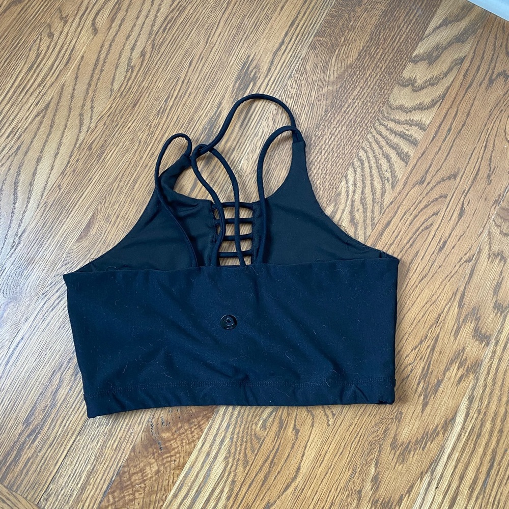 Crop top - Picture 2 of 3